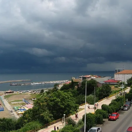 Leon * コンスタンツァ